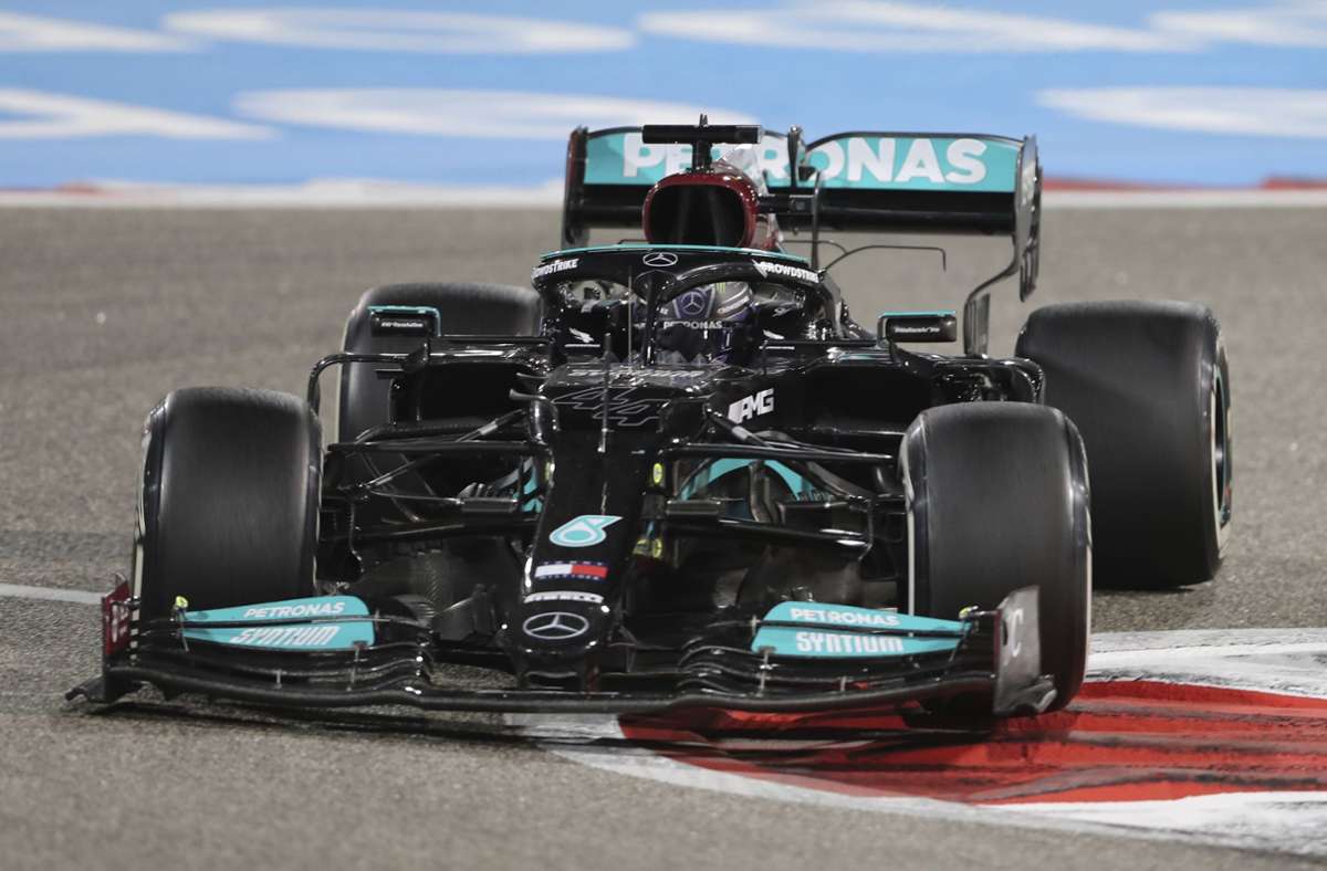 Formel 1 in Bahrain: Lewis Hamilton siegt zum Auftakt – Mick Schumacher überrundet