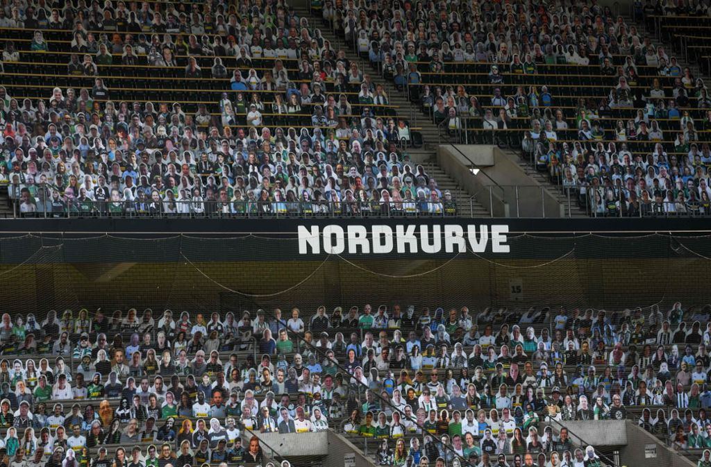 Geisterspiel bei Borussia Mönchengladbach: Mehr als 12 000 „Pappkameraden“ für West-Derby aufgestellt