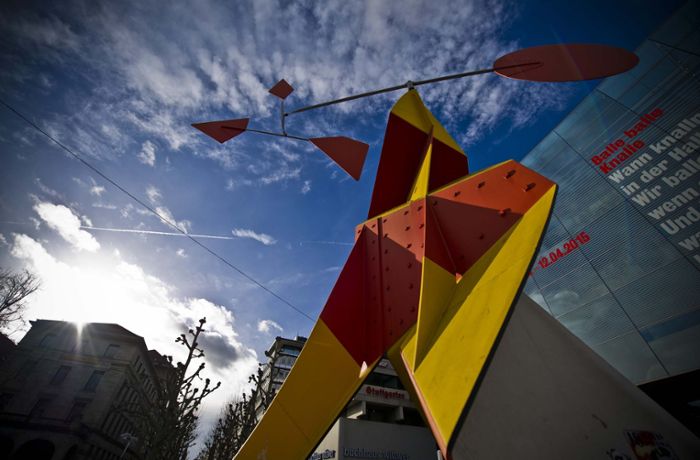 Skulptur vor dem Stuttgarter Kunstmuseum: Was taugt Alexander Calders buntes Riesenmobile?