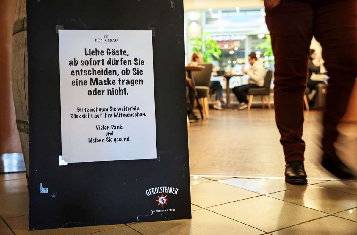 Maskenpflicht: Stuttgart feiert nur  kleinen „Freiheitstag“