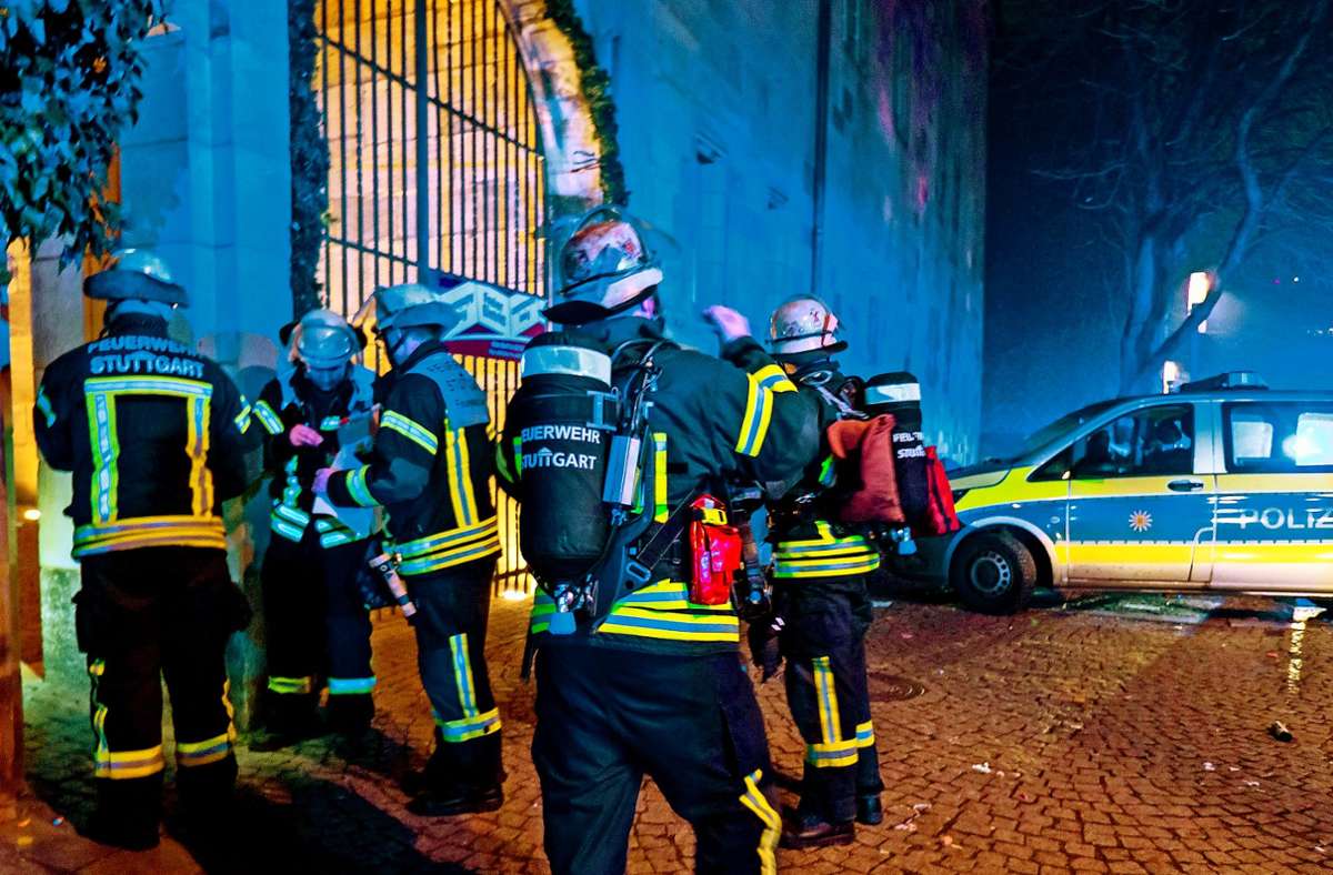Die Stuttgarter Feuerwehr beim letzten Silvestereinsatz in der Innenstadt – gibt es diesmal weniger zu tun? Foto: 7aktuell/Oskar Eyb