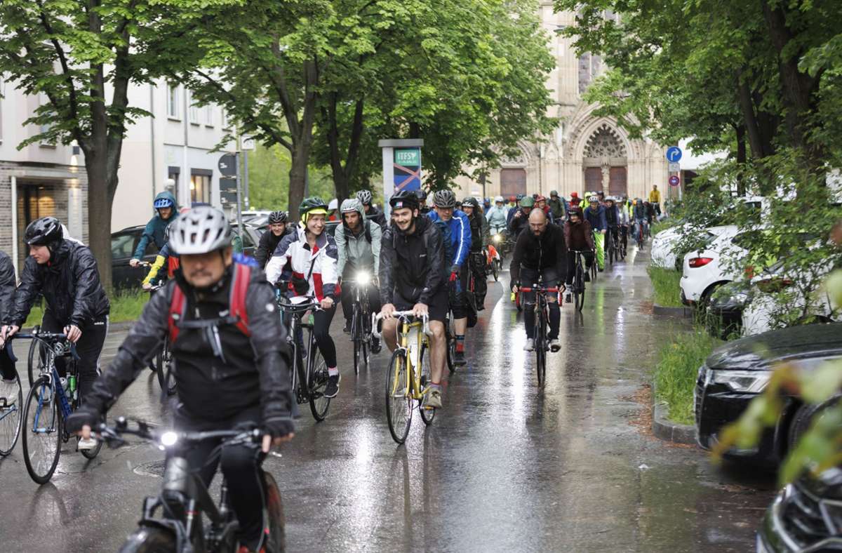 Critical Mass in Stuttgart: Knapp 550 Radfahrer unterwegs durch die Stadt