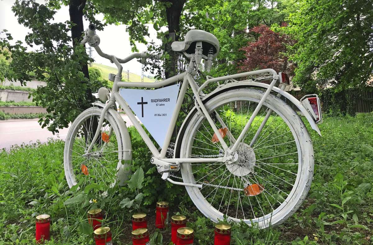 Radverkehr in Untertürkheim: „Geisterrad“ erinnert an verunglückten Radfahrer