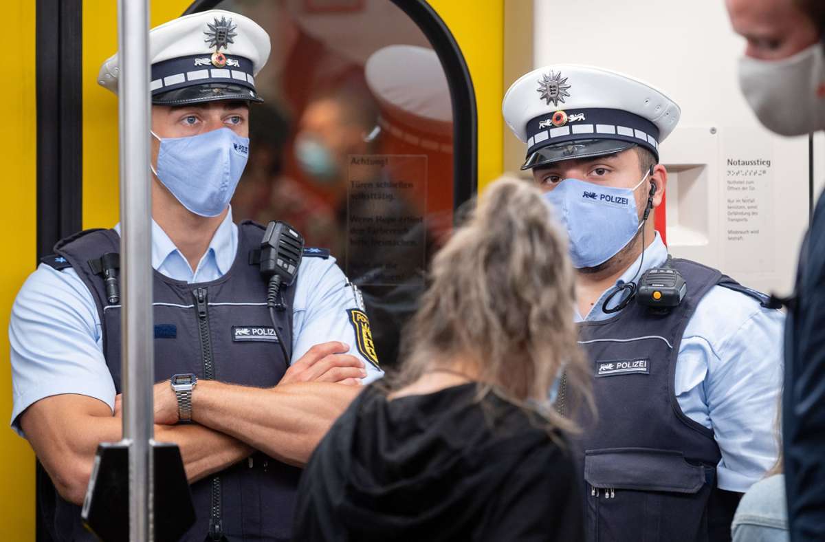 Baden-Württemberg: Mehr als 26000 Verstöße gegen die Maskenpflicht im Nahverkehr