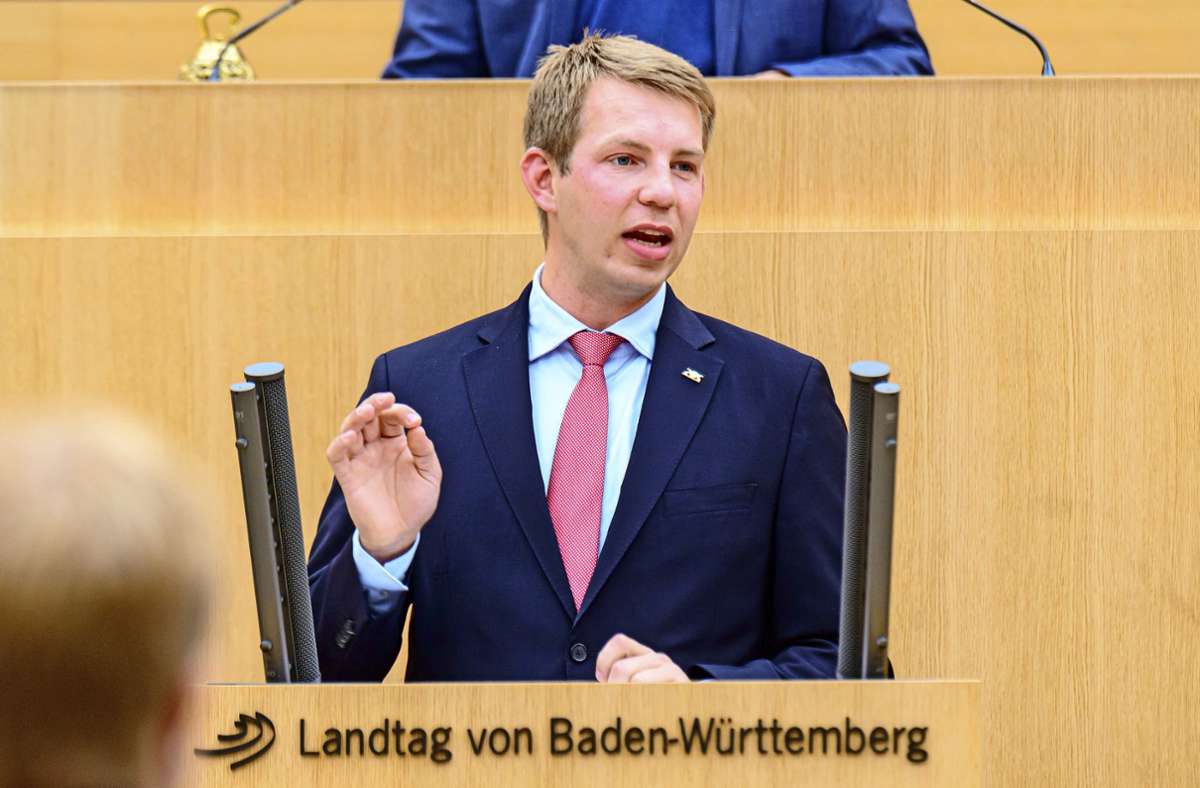 Friedrich Haag im Landtag am Rednerpult   . .  . Foto: Wolfgang Vogt (z)
