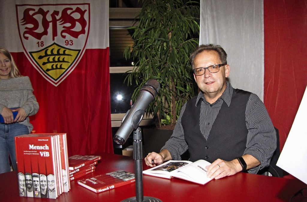 Autor Michael Ohnewald auf Spurensuche nach Menschen, die den  VfB Stuttgart  ausmachen: Neues Buch über den VfB Stuttgart