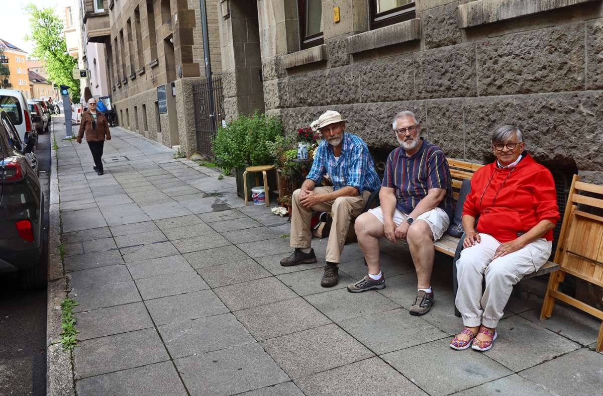 Bänkle im Stuttgarter Westen muss weg: Stadt zieht Hausbewohnern Sitzbank unterm Hintern weg
