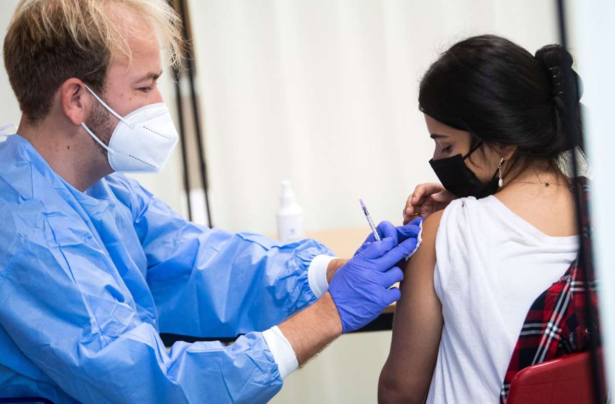 Seit Mitte August gibt es für alle 12- bis 17-Jährigen eine generelle Impfempfehlung. Foto: dpa/Bernd von Jutrczenka