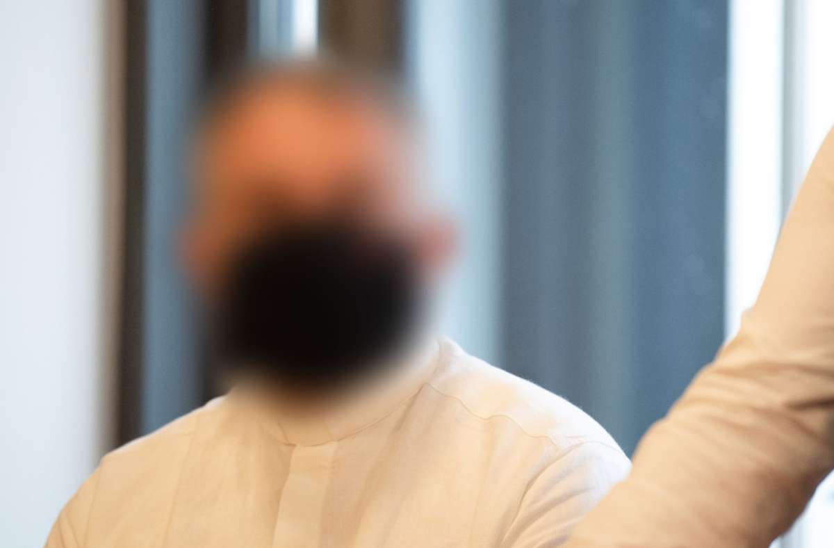 Prozess in Schweinfurt: Priester soll Mädchen missbraucht haben - Anwalt:Ziel Freispruch
