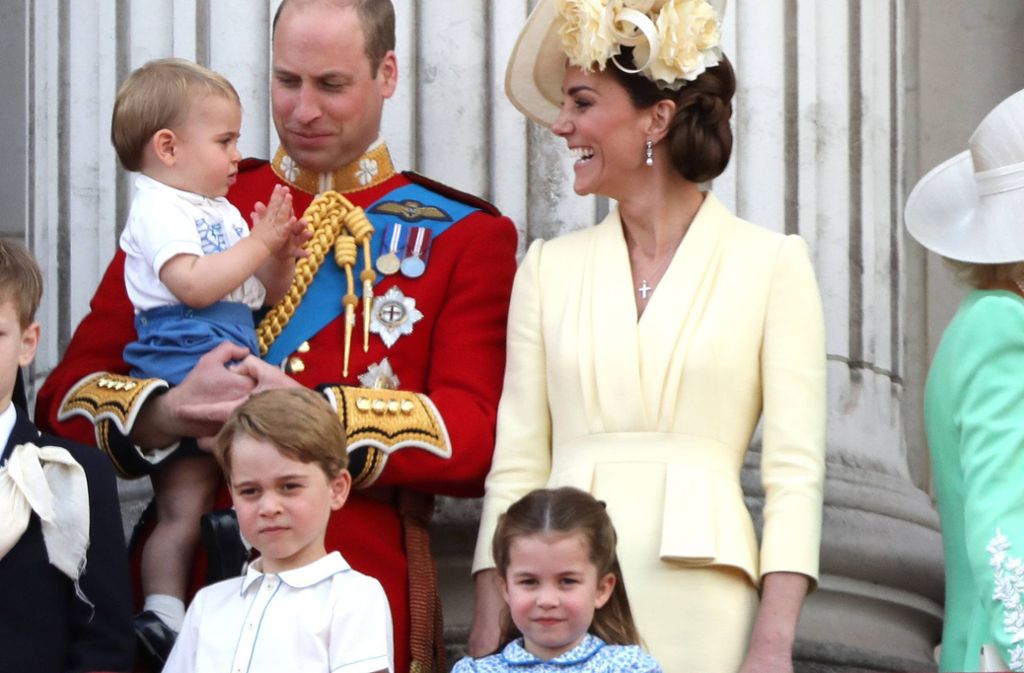 Die Cambridges: Prinz William und Herzogin Kate mit ihren Kindern George, Charlotte und Louis. Foto: imago images / Paul Marriott