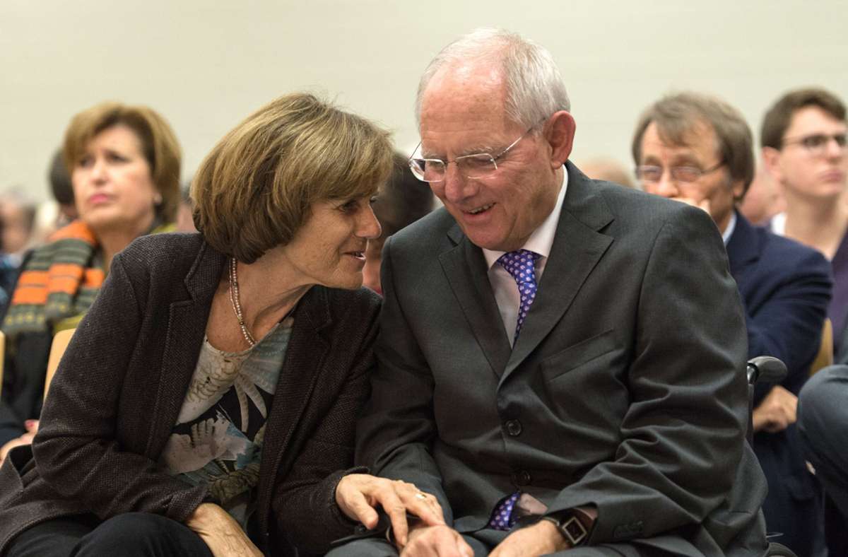 Frau von Wolfgang Schäuble: Ingeborg Schäuble nach Fahrradunfall in Reha
