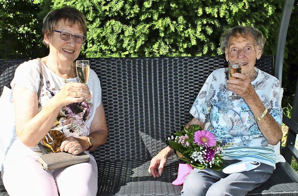 Altersjubiläum in Stuttgart-Obertürkheim: Ein Ständchen zum 101. Geburtstag