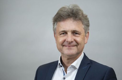 Frank Mentrup bleibt Rathauschef in Karlsruhe, der 56-Jährige hat im ersten Wahlgang 52,6 Prozent der gültigen Stimmen bekommen. Foto: dpa/Uli Deck
