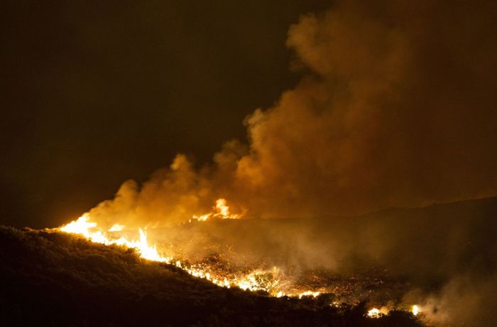 Waldbrände auf Rhodos: Keine Entwarnung – Feuerwehr spricht von schwieriger Lage