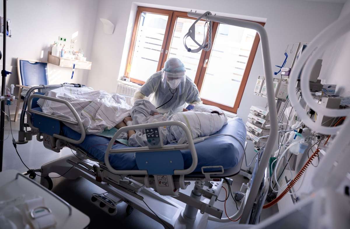 Coronavirus in Baden-Württemberg: Warnstufe rückt wieder näher – fast 200 Patienten auf Intensivstationen