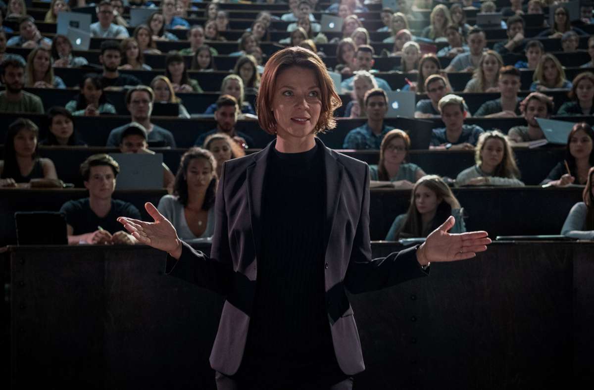 Jessica Schwarz als Forscherin Tanja Lorenz in der Netflix-Serie „Biohackers“