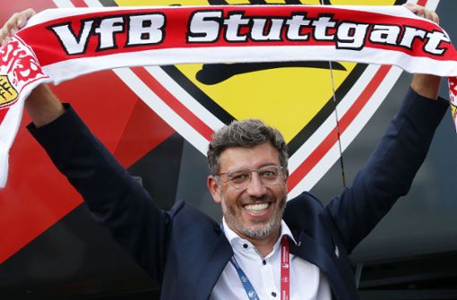 Präsident Claus Vogt freut sich über den fast sicheren Aufstieg – bringt er dem VfB Stuttgart auch einen neuen Investor? Foto: Baumann
