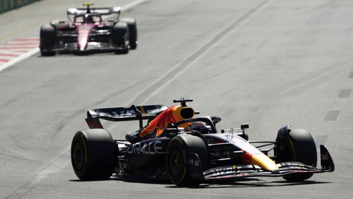 Verstappen gewinnt  in Baku – Leclerc scheidet aus