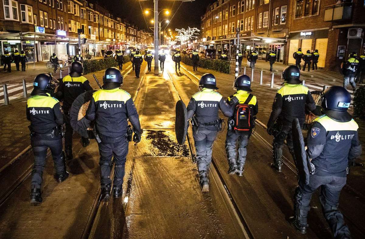 Proteste gegen Corona-Ausgangssperre: Mehr als 130 Festnahmen in den Niederlanden