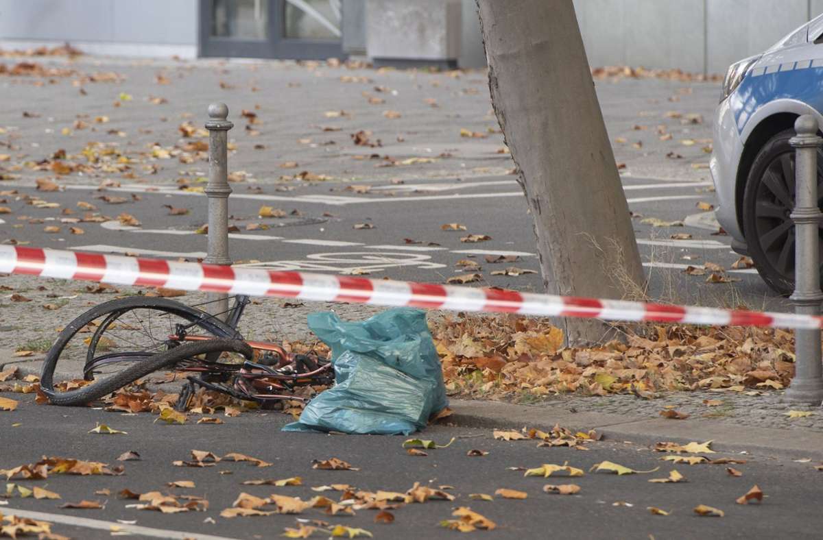 Nach Unfall und Klima-Blockade in Berlin: Aktivisten zeigen sich bestürzt über Hirntod der Radfahrerin