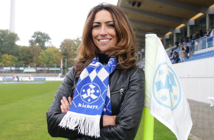 Viviane Schmidt   fiebert mit den Stuttgarter Kickers: Wie ein Mädchen aus Frankfurt zum glühenden  Fan  der  Blauen  wurde