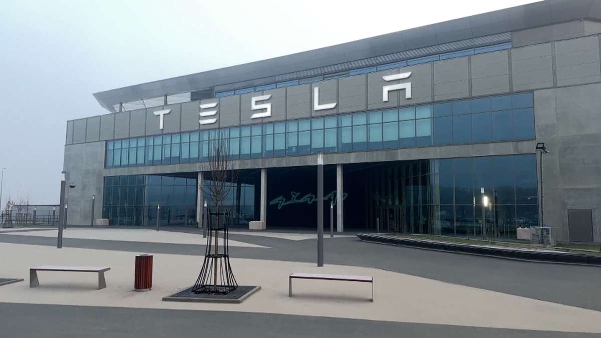 Grünheide: Stromversorgung im Tesla-Werk läuft wieder