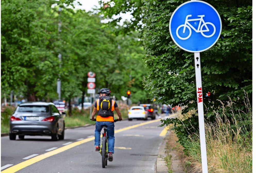 Experiment in Stuttgart: Eigene Spur für Fahrradfahrer auf der Theodor-Heuss-Straße