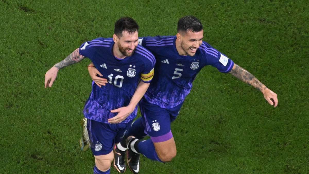 Argentinien und Polen bei WM in Katar: Messi und Lewandowski im Achtelfinale