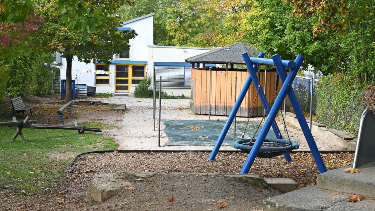 Unfall in Freiberger Kindergarten: Polizei ermittelt wegen Kita-Tür und Bedrohung