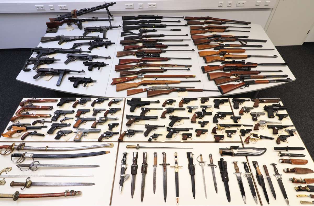 Illegale Waffensammlung in Mutlangen: Mann hortet rund 100 Schusswaffen unverschlossen