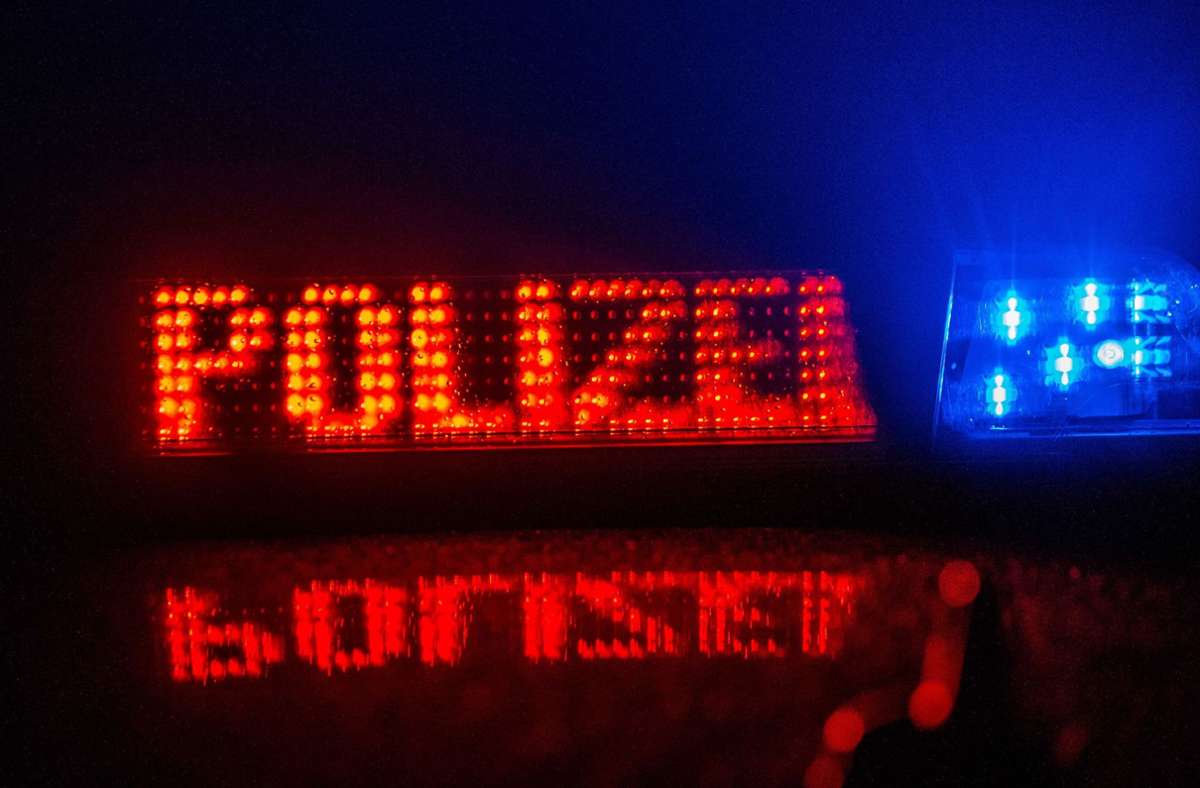 Überfall in Stuttgart: 77-Jährige wird in ihrer Wohnung überfallen