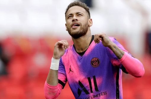 Neymar verlängert seinen Vertrag in Paris. Nun hoffen die Verantwortlichen, dass auch sein Kollege Mbappé sich weiter für den Verein entscheidet. Foto: dpa/Thibault Camus
