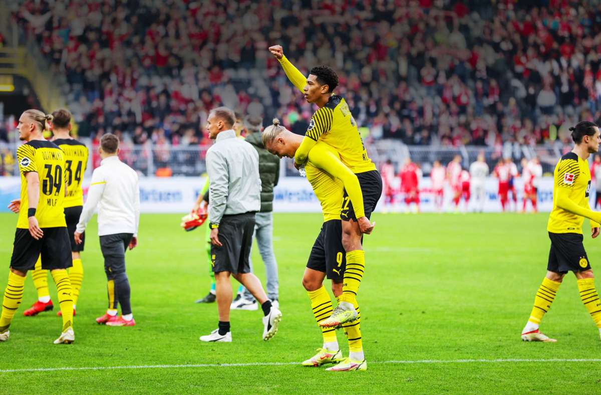 Immer öfter obenauf: Jude Bellingham wächst bei Dortmund in eine spielentscheidende Rolle hinein. Foto: imago//Dennis Ewert