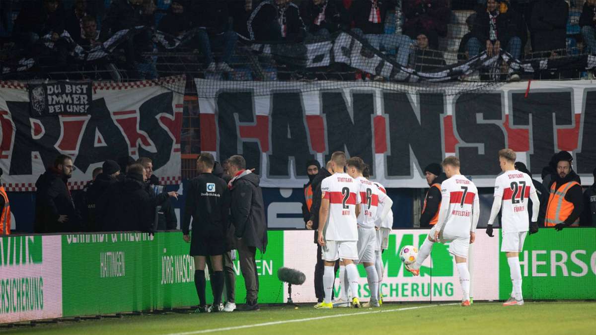 Fans des VfB Stuttgart: Die Bilder zum Zaunfahnen-Streit  von Bochum
