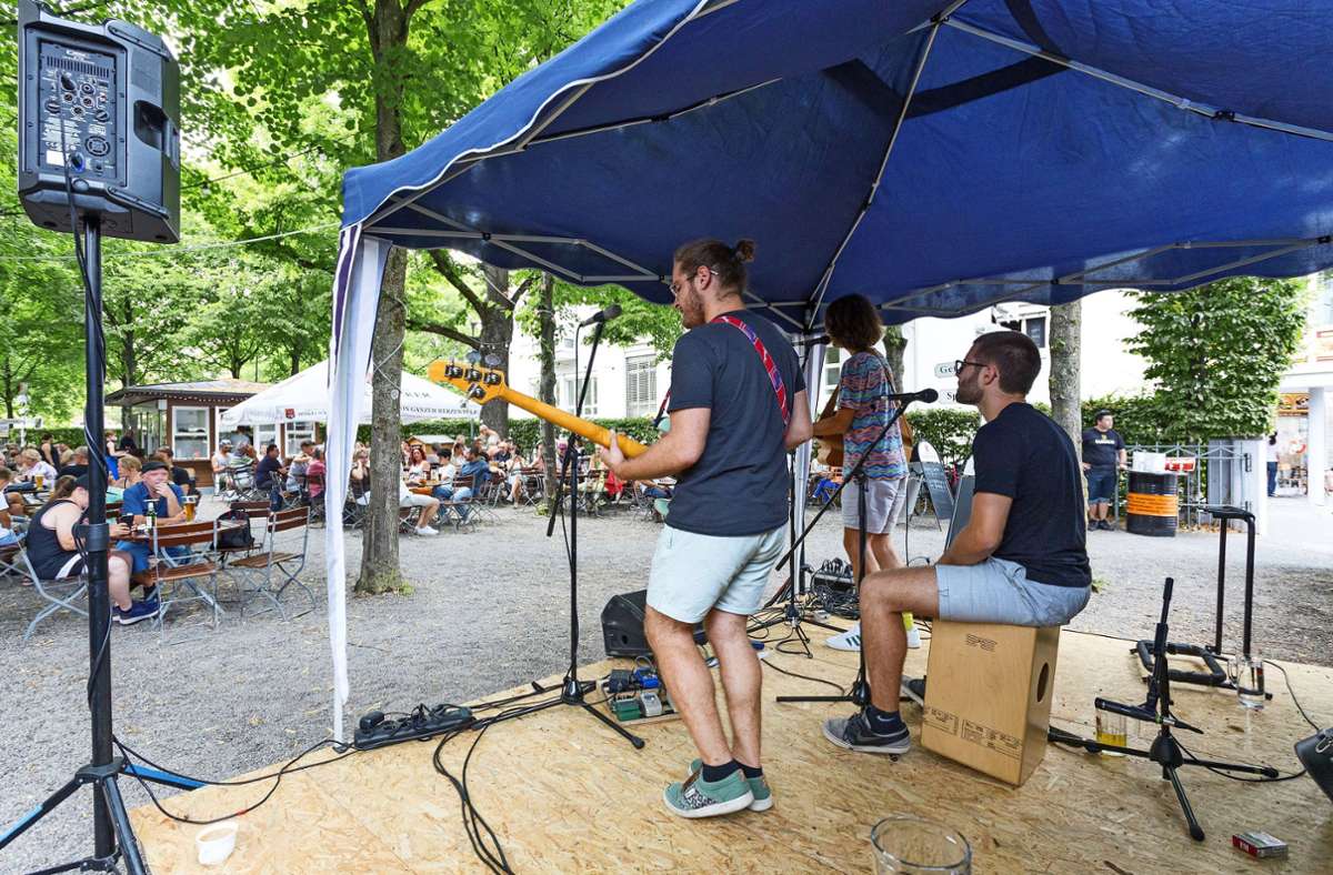 Die Band Noisepollution (Foto zeigt einen Auftritt aus dem Jahr 2020) kommt nun doch nicht in den Hirschgarten. Foto: /Christian Mateja