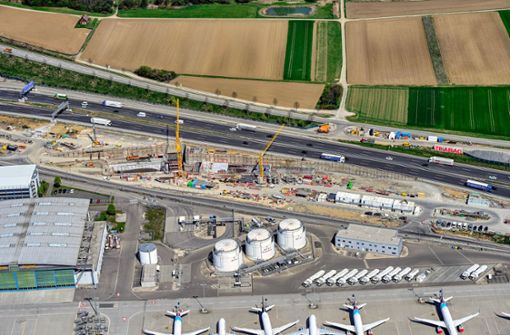 Am Flughafen wird für S 21 gebaut. Foto: Arnim Kilgus
