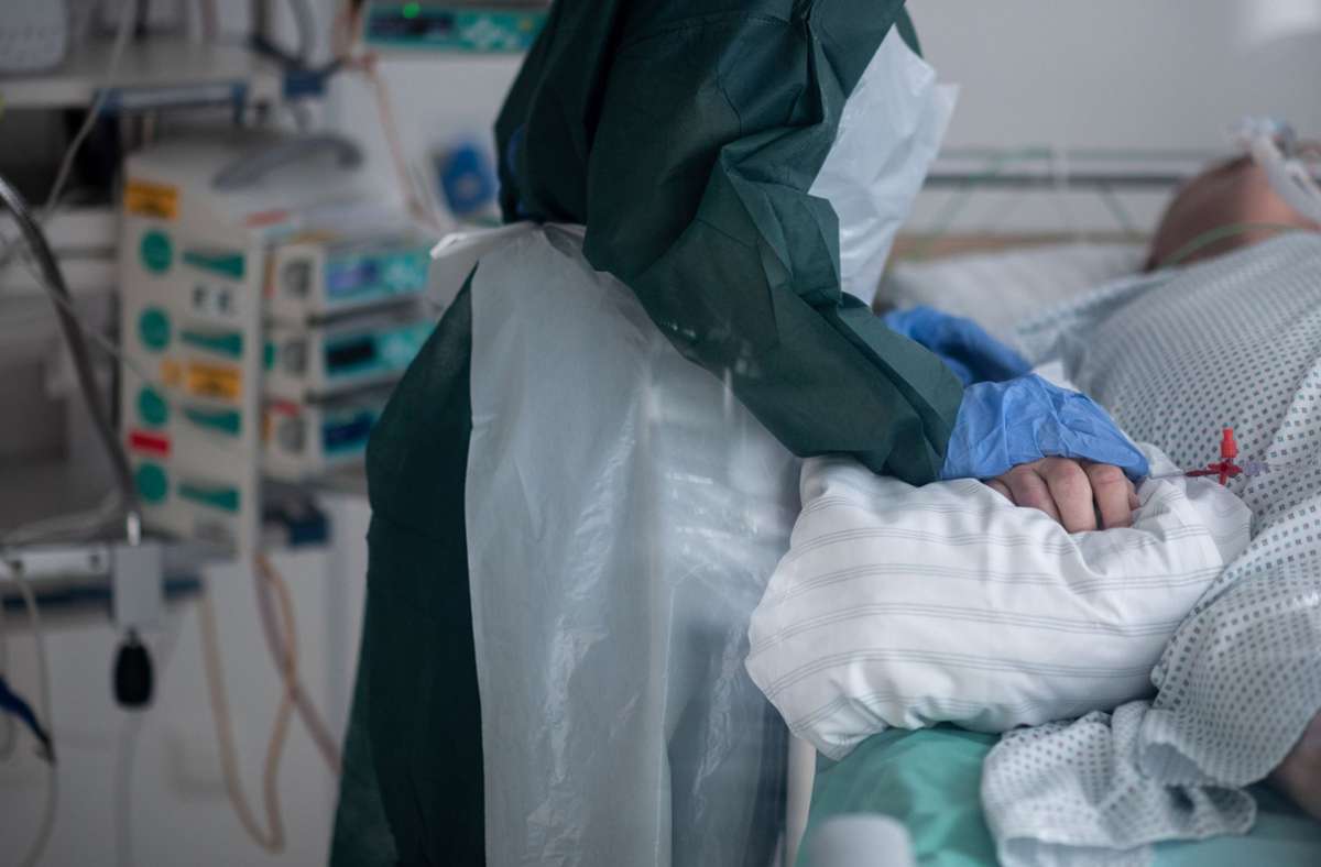 Coronapandemie in Deutschland: Sieben-Tage-Inzidenz steigt wieder leicht