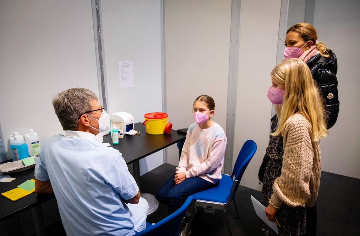 Der neue Impfstoff ist da: Die Kinderimpfungen in Stuttgart haben begonnen – großer Andrang zum Start