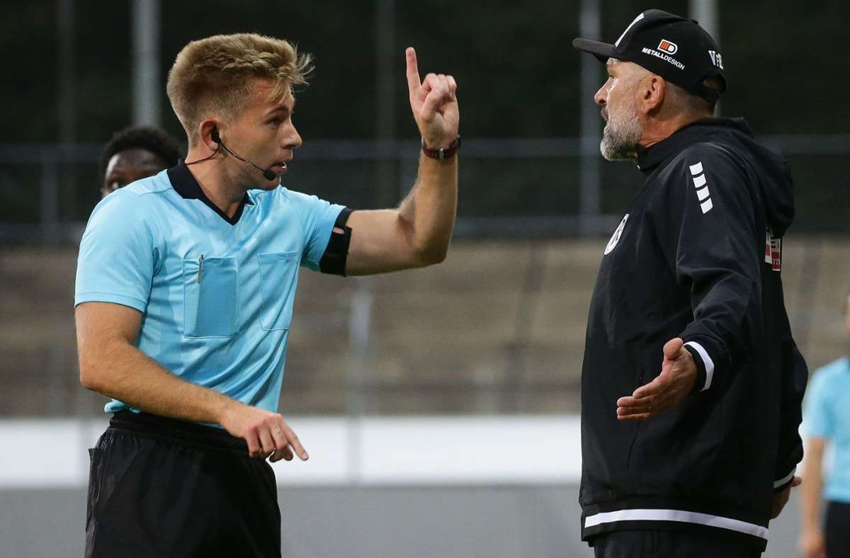 Fußball-Regionalliga: Wilde Szenen nach Schlusspfiff – Aalen-Coach legt sich mit VfB-Fans an