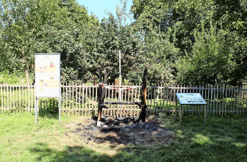 Mauganescht sucht noch Kinder und Jugendliche, die beim Bau mitmachen: Nach Vandalismus dritter Wiederaufbau des Insektenhotels