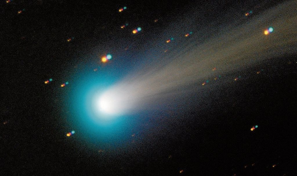 UNTERTüRKHEIM: Meteor aus einem Sternschnuppensturm: Leuchtspur am Abendhimmel