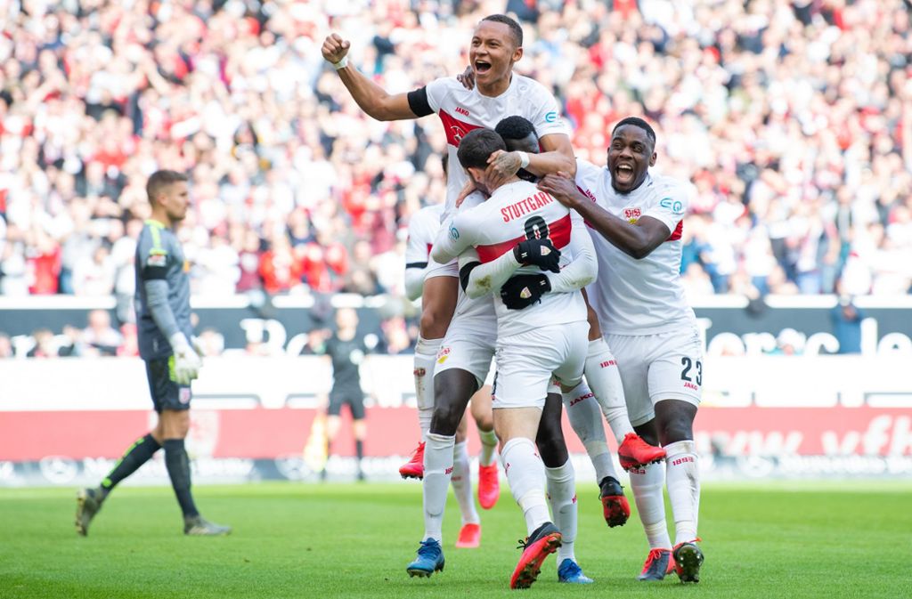 Pressestimmen zum Spiel gegen den SSV Jahn Regensburg: „VfB Stuttgart kommt mit einem blauen Auge davon“