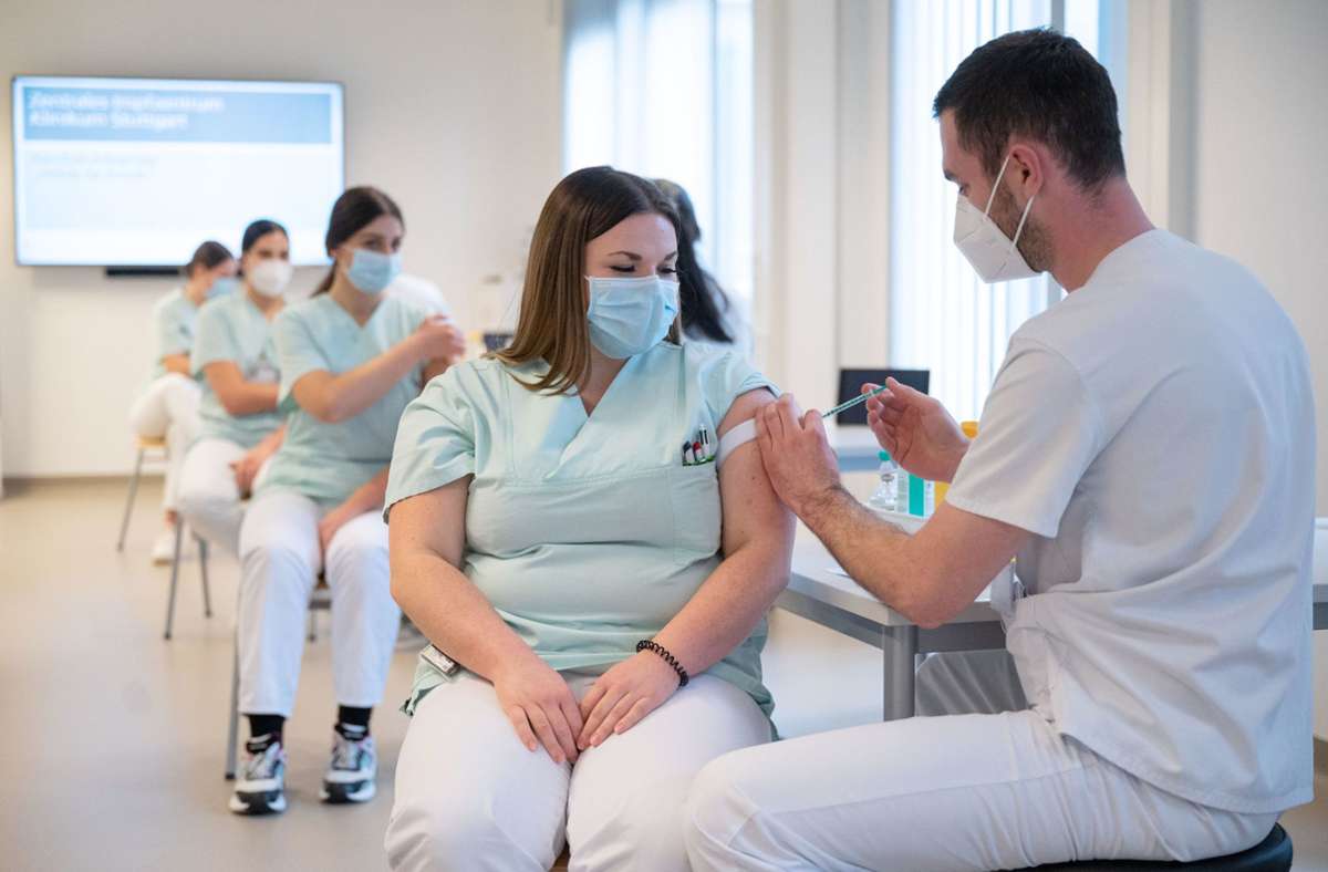 Impfzentren in Stuttgart: Kliniken bereiten ihr Personal vor