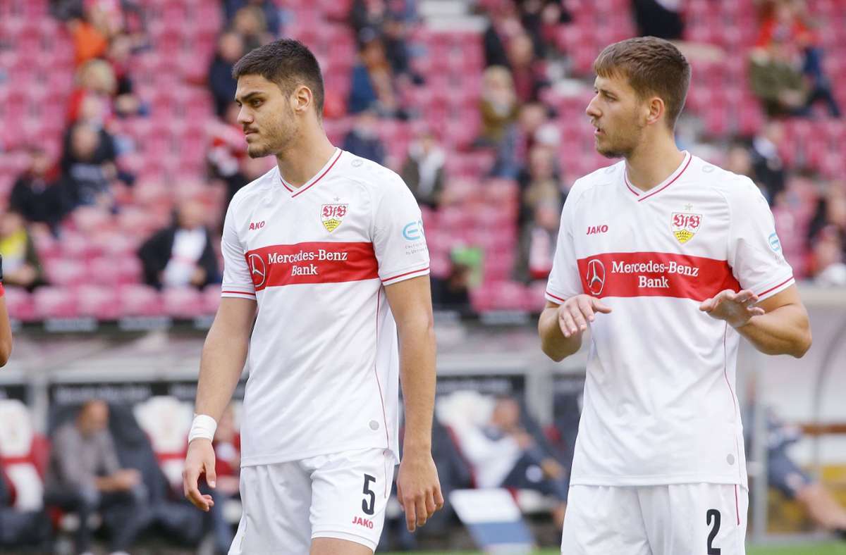 Hiobsbotschaft beim VfB Stuttgart: Zwei VfB-Verteidiger fallen vorerst aus