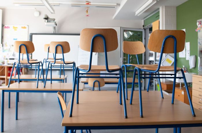 Verfassungsgericht zu Schulschließungen: Darf das Land die Schulen erneut schließen?