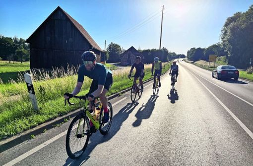 23:48 Stunden haben vier  Radsportler aus dem Kreis Ludwigsburg bis nach Paris gebraucht Gestartet waren sie in Asperg zu fünft. Foto: privat