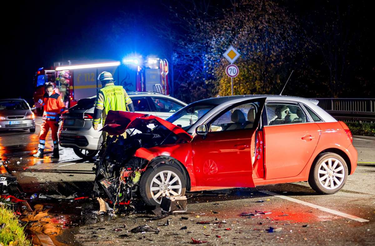 Zwischen Remseck und Ludwigsburg: Schwerer Unfall fordert vier Verletzte