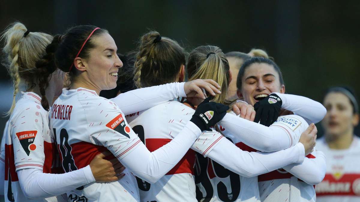 Das Frauenteam des VfB überwintert nach dem Sieg gegen den SC Sand II auf Platz eins in der Oberliga. In der Bildergalerie sehen sie Eindrücke der Partie.