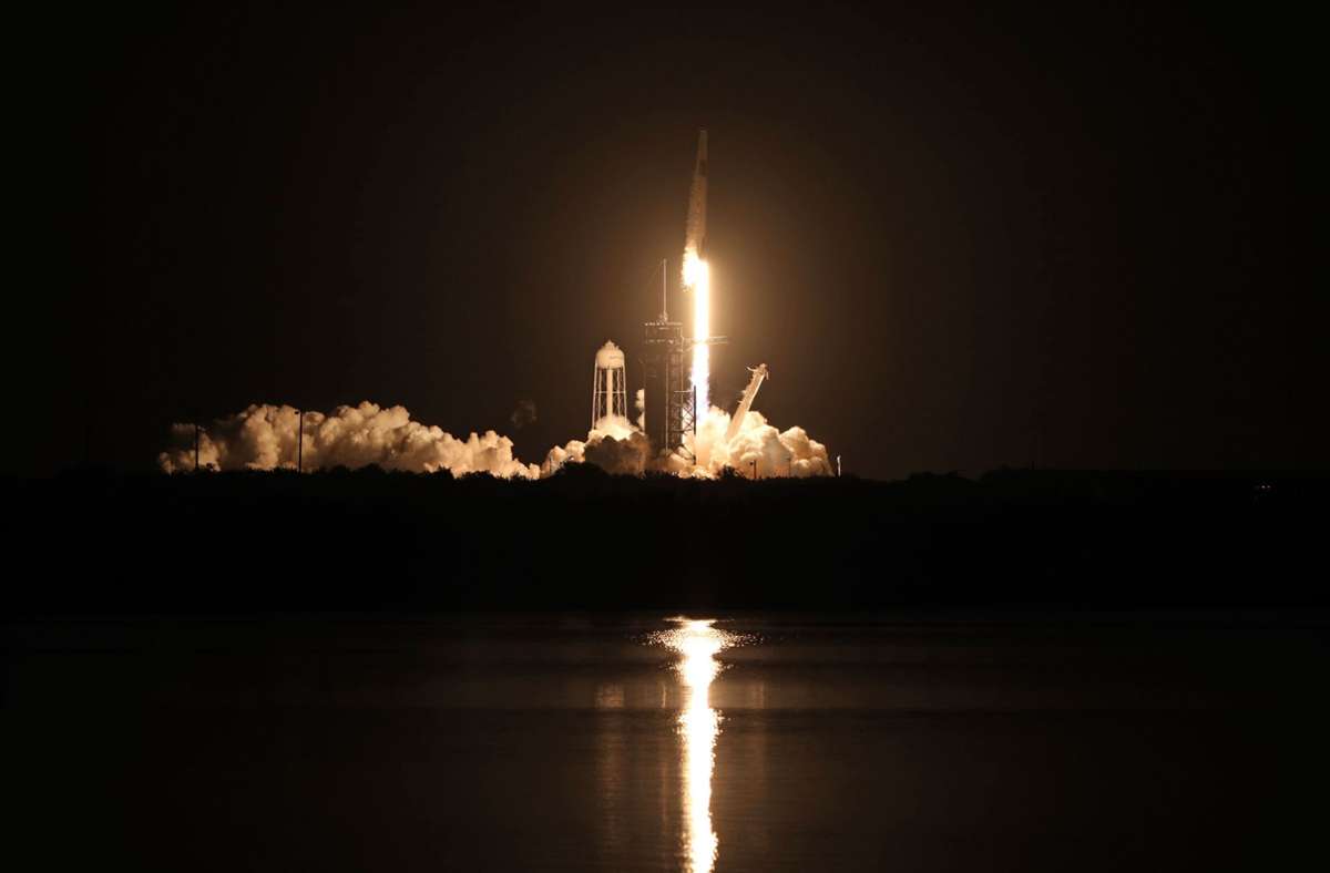 Abflug zur ISS: Vier Astronauten starten mit neuem SpaceX-Raumschiff ins All
