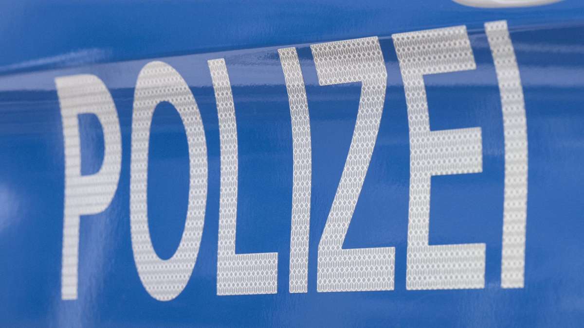 Stuttgarter Polizei sucht Zeugen: Radfahrer bei Unfall verletzt – Verursacher flüchtet